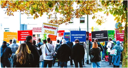 Foto der ersten Kundgebung vor der Arztpraxis in Hilden vom 19.09.2024